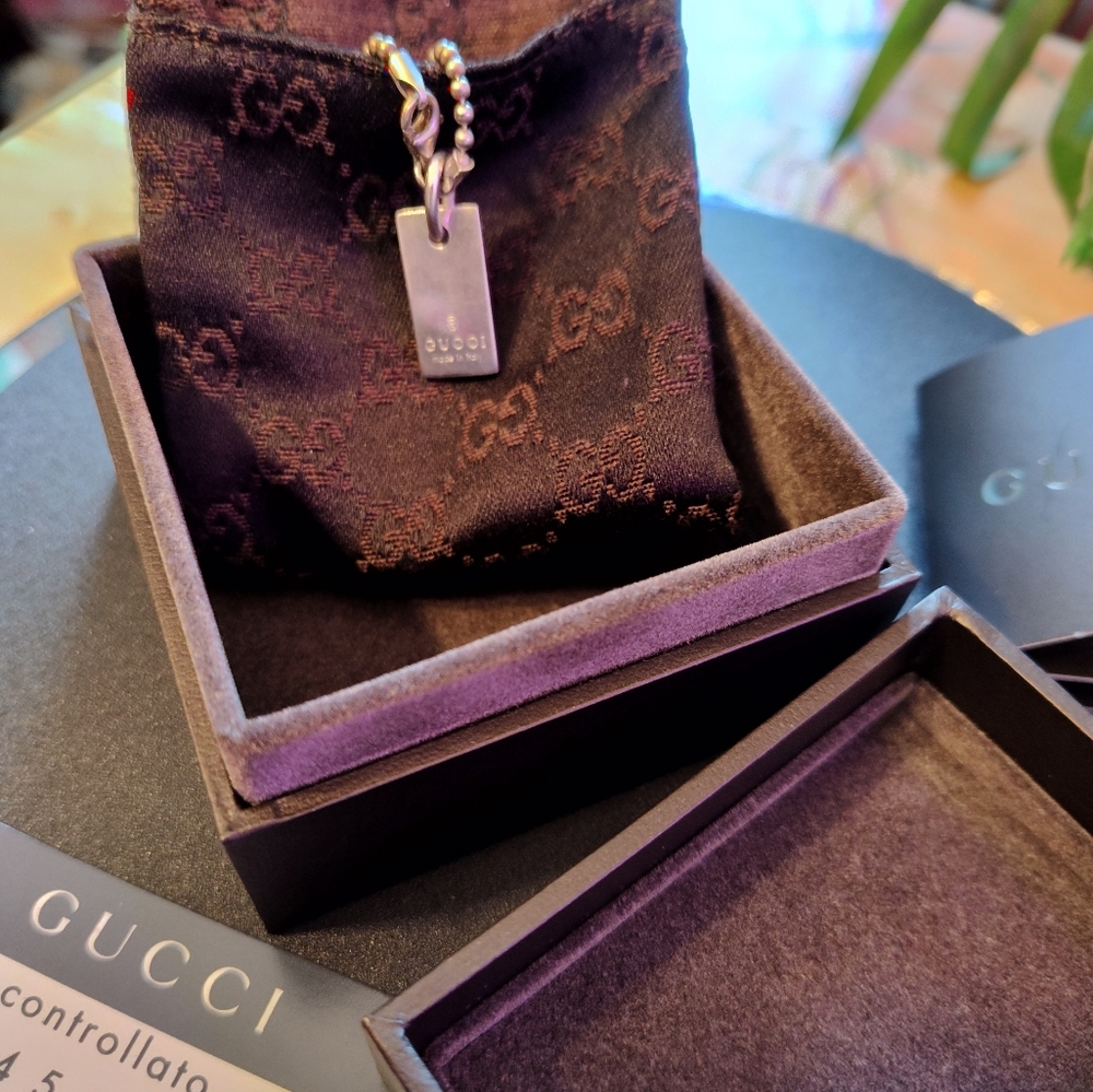 Gucci sterling 7in ball chain bracelet with dog tag style charm that says Gucci - Picture 3 of 6